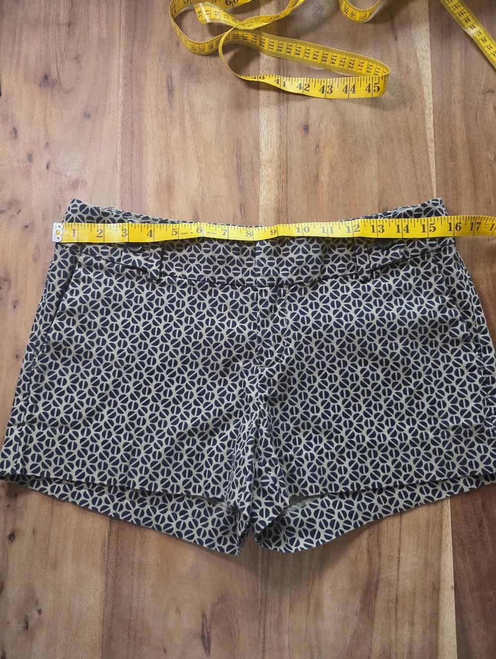 Banana Republic Black/Cream Patterned Ryan Fit Dress Shorts,quiet Luxury, Size 4 - Picture 13 of 16